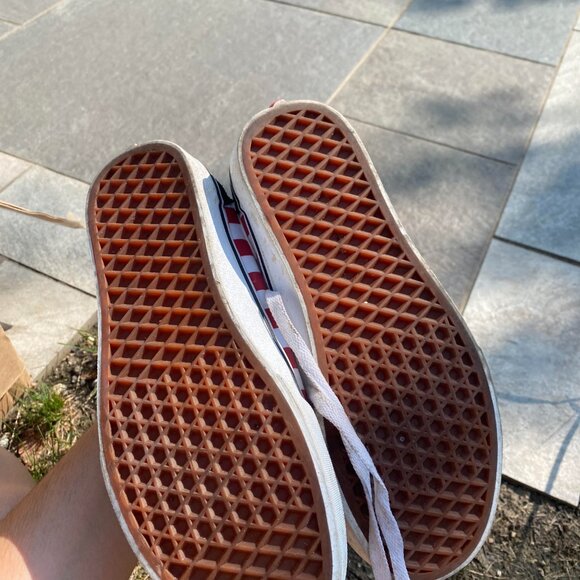 Checkered Low-Top Vans - Picture 5 of 7